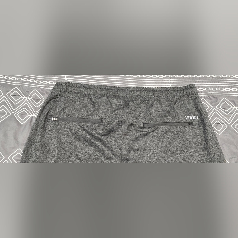 SOLD!!!!! Vuori Sunday Performance Grey Joggers Size Large - Picture 5 of 6